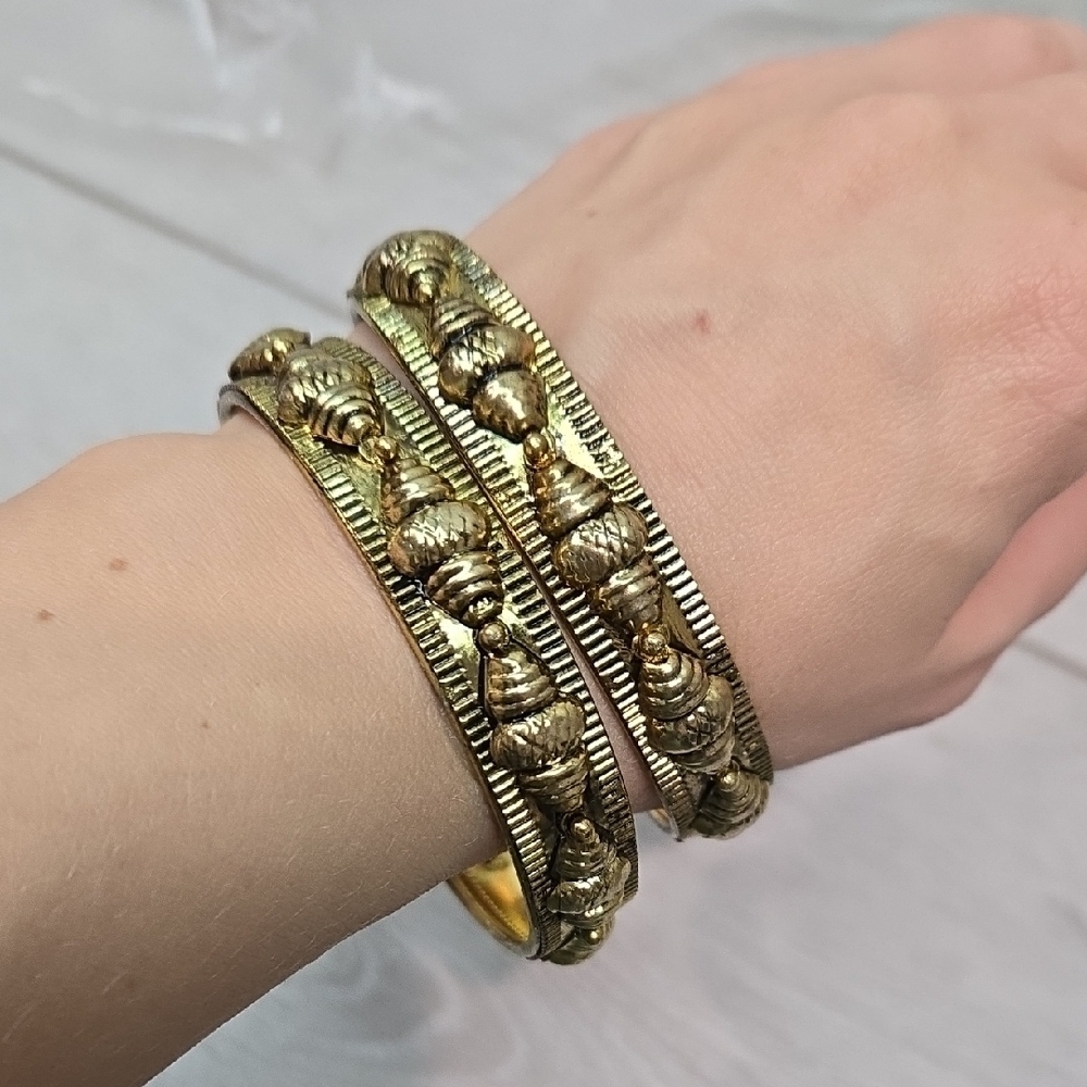 NEW 2PC Bohemain Hobo Gypsy Made In India Elegant Gold-Tone Bangle Bracelets